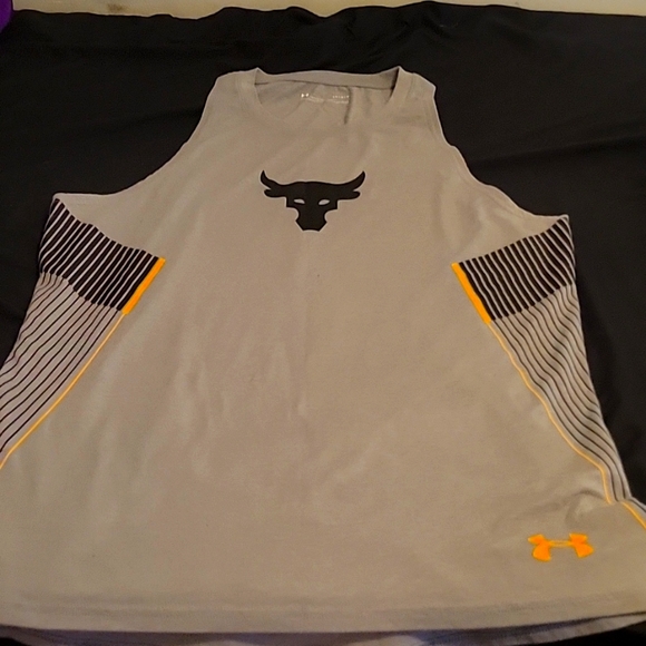 Under Armour fitted heatgear size large grey yellow black - Picture 4 of 8